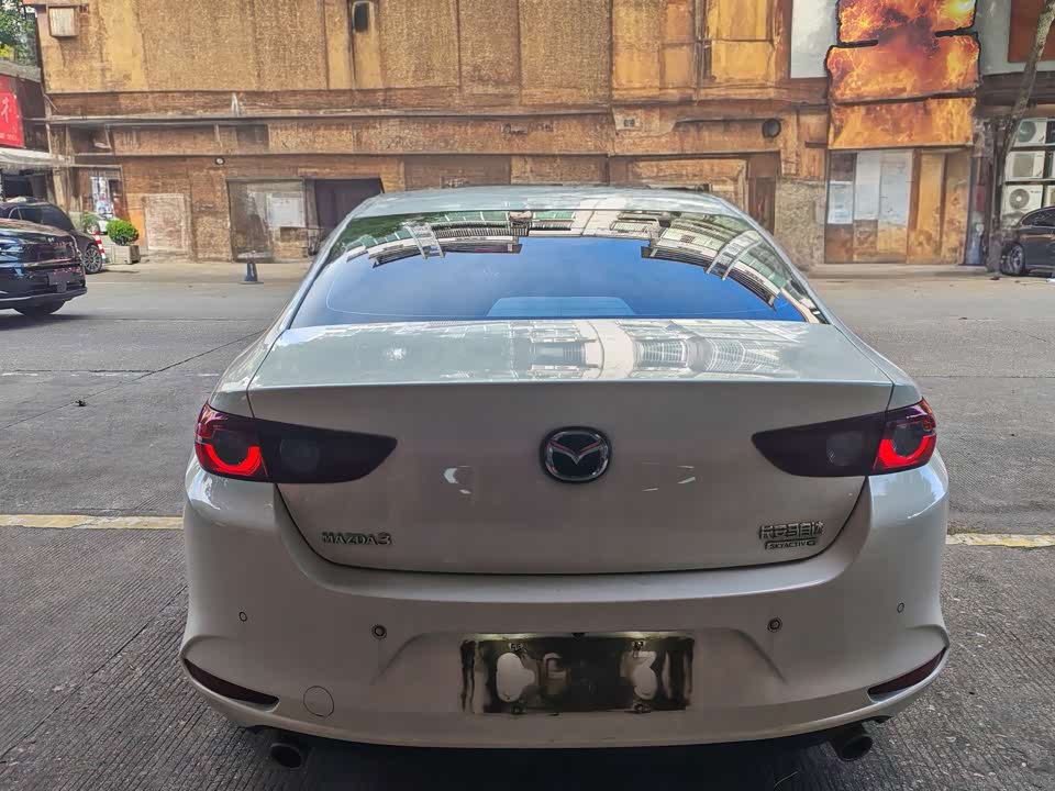 Mazda 3 Angkesaila