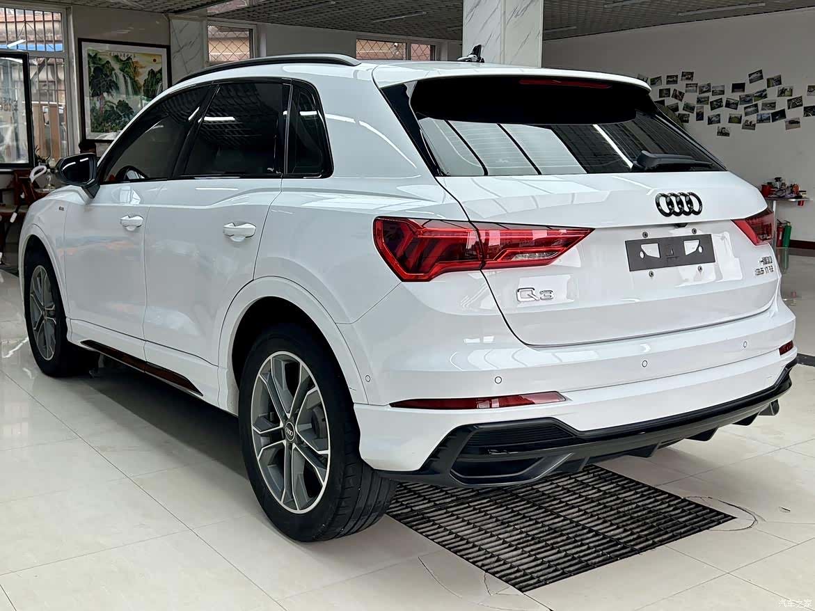 Audi Q3, 2023 4
