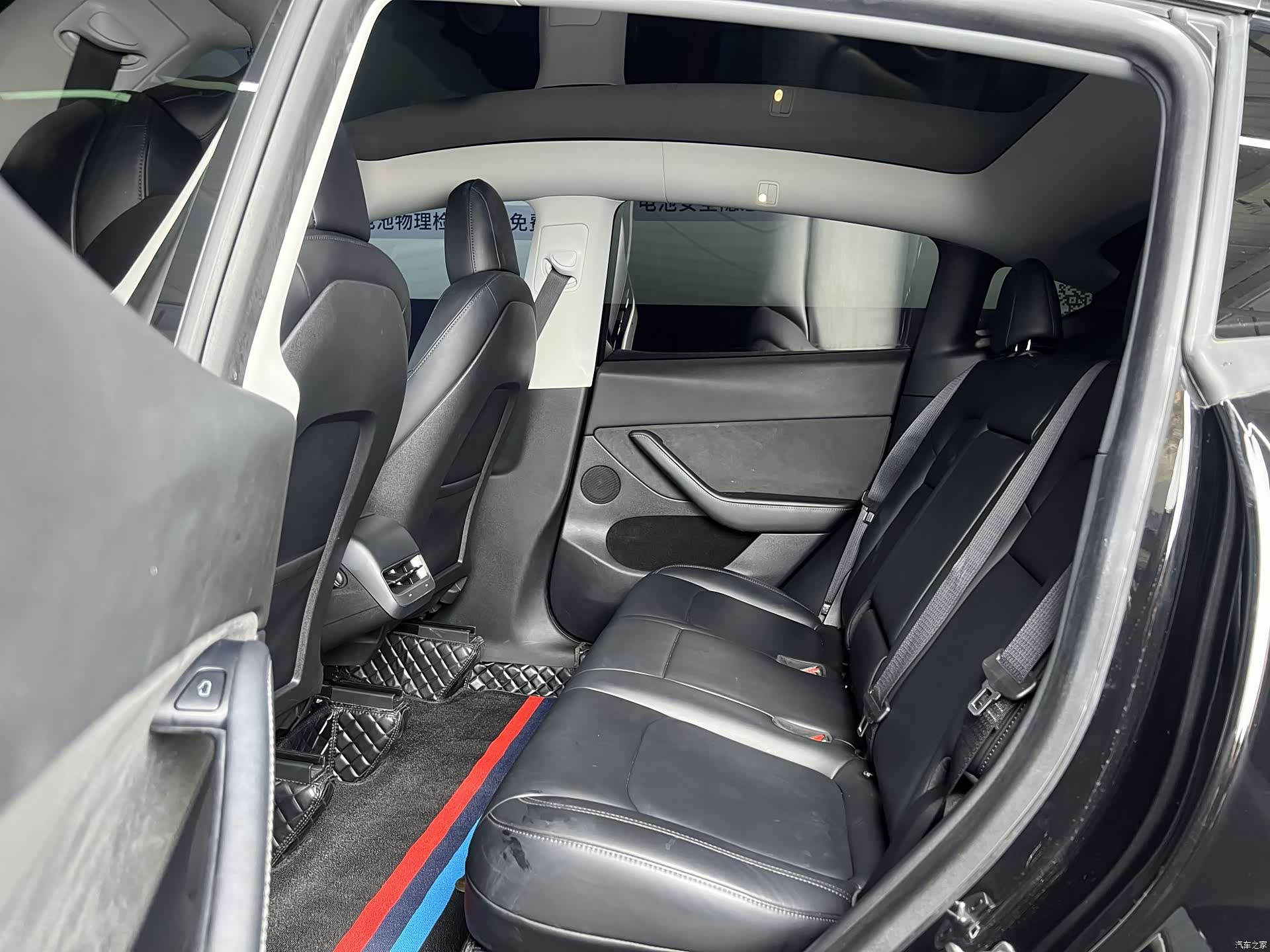 Tesla Model Y, 2022 все фото