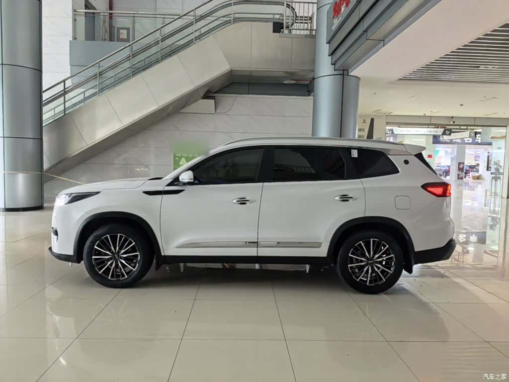 Chery Tiggo 8, 2025 15