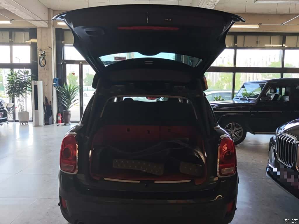 Mini Countryman, 2019 19