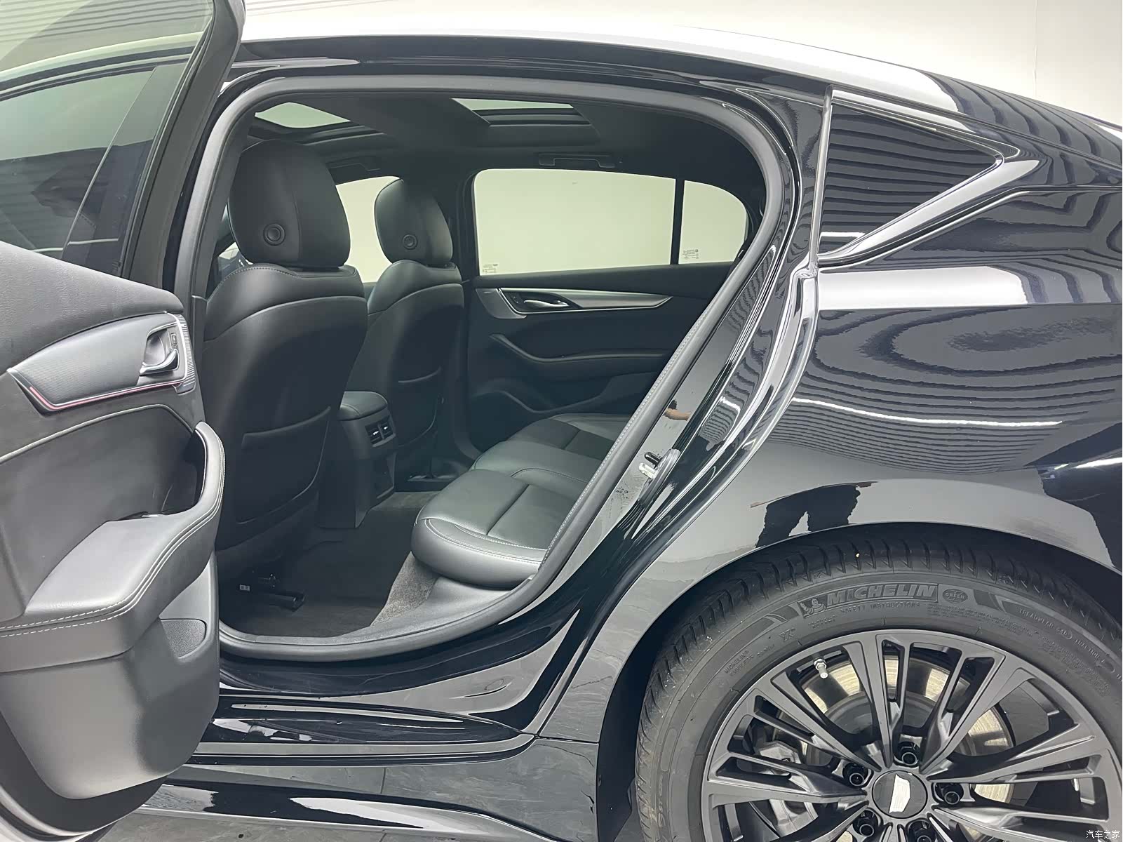 Cadillac CT5, 2023 17