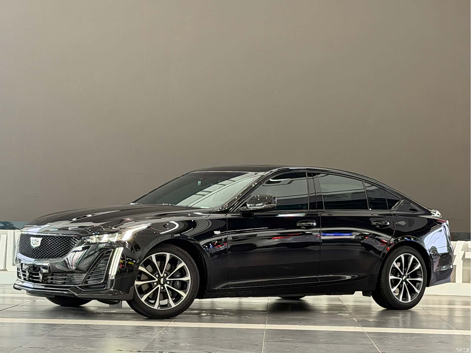 Cadillac CT5, 2023 1