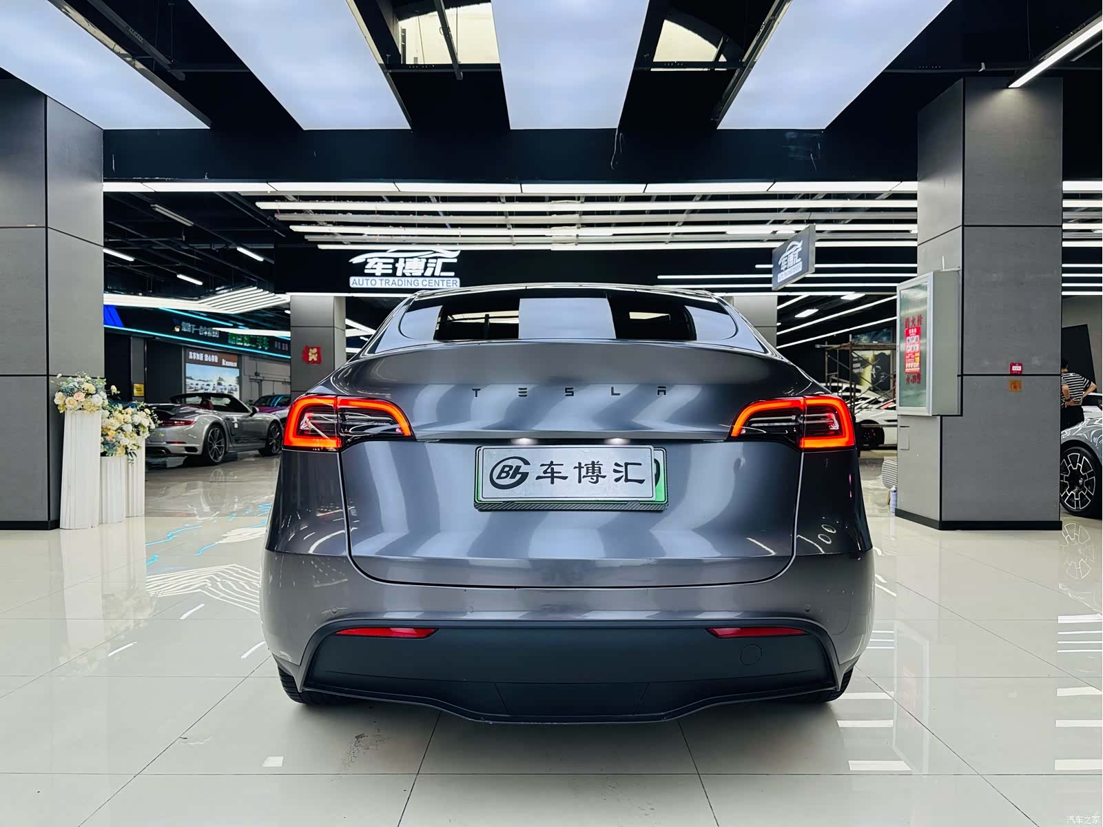Tesla Model Y, 2023 все фото