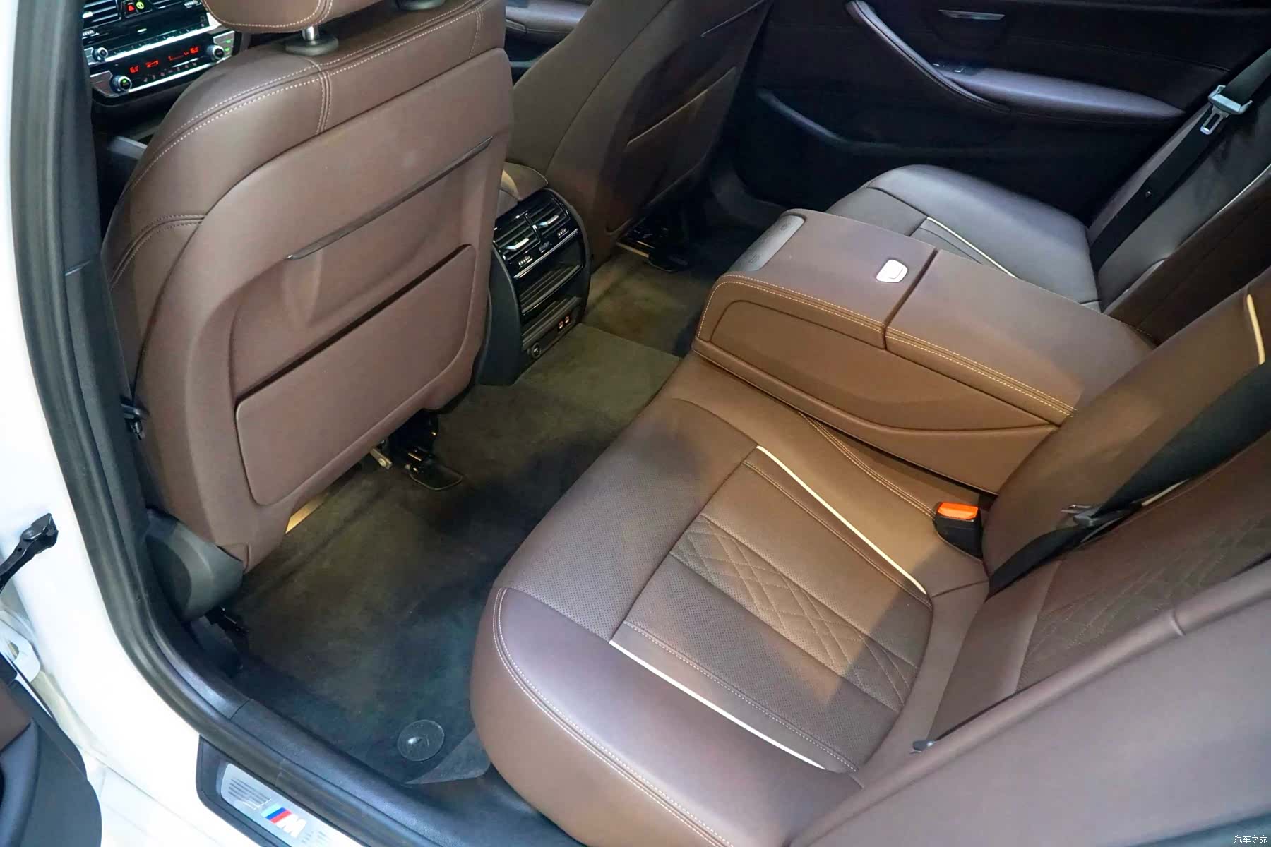 BMW 5 Series, 2023 все фото