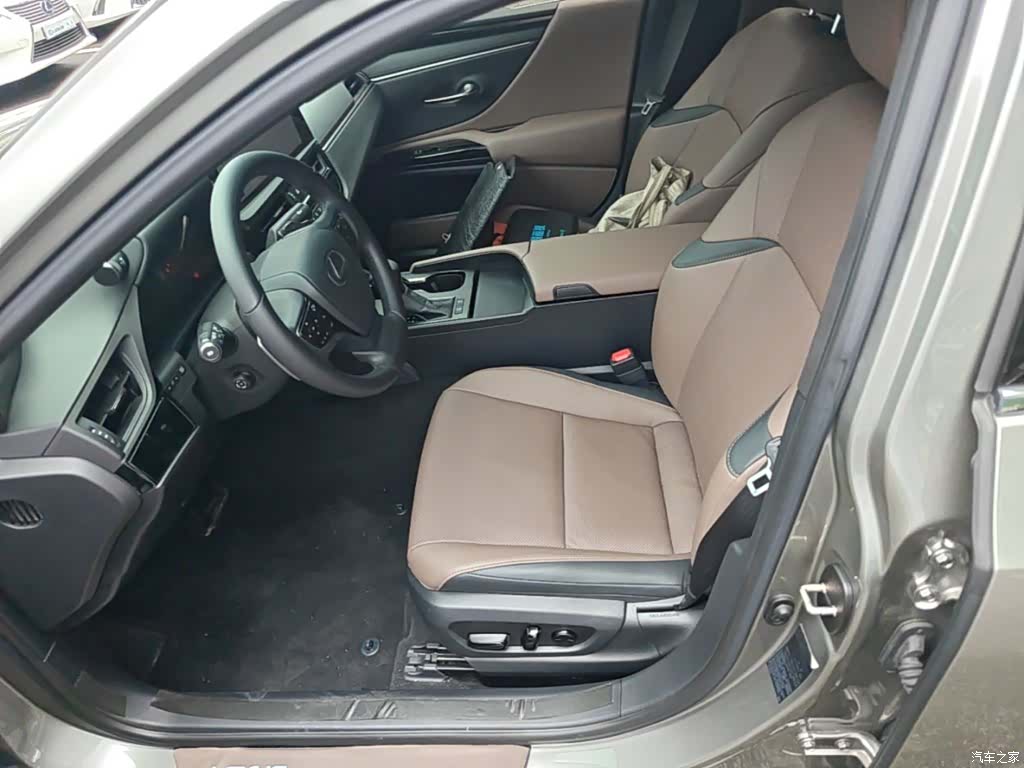Lexus ES, 2024 15