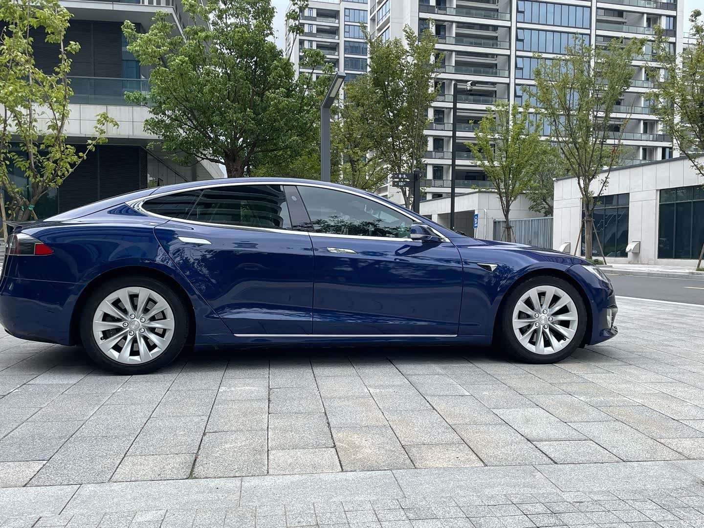 Tesla Model S, 2017 7