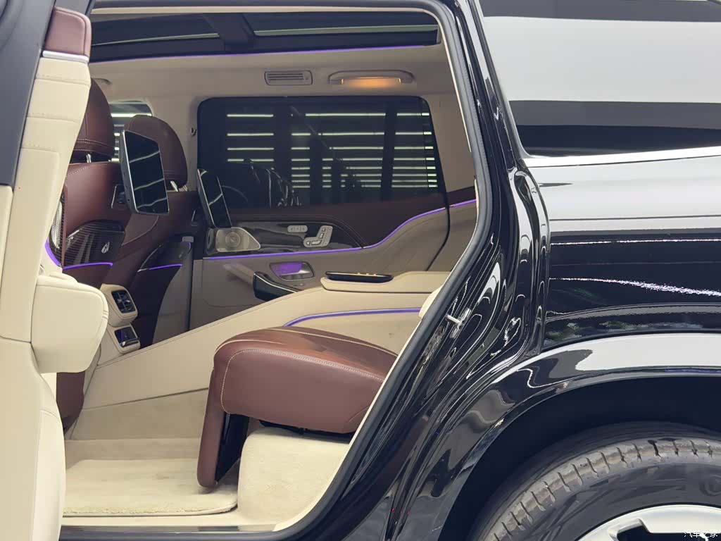 Maybach GLS, 2023 7