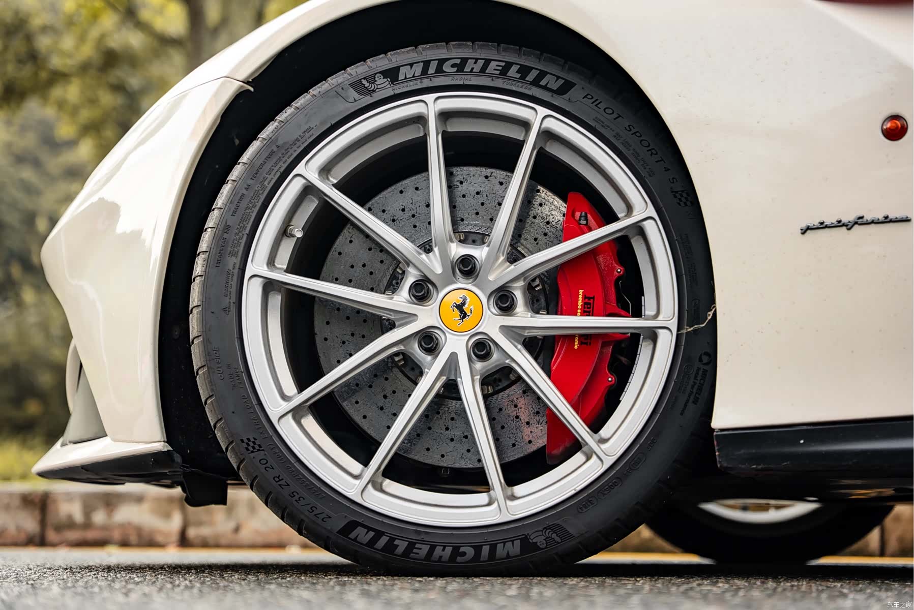 Ferrari F12ber, 2014 14