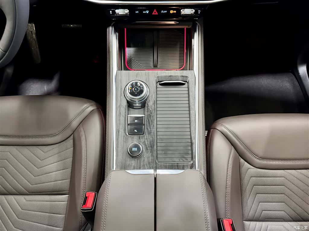Ford Explorer, 2026 20