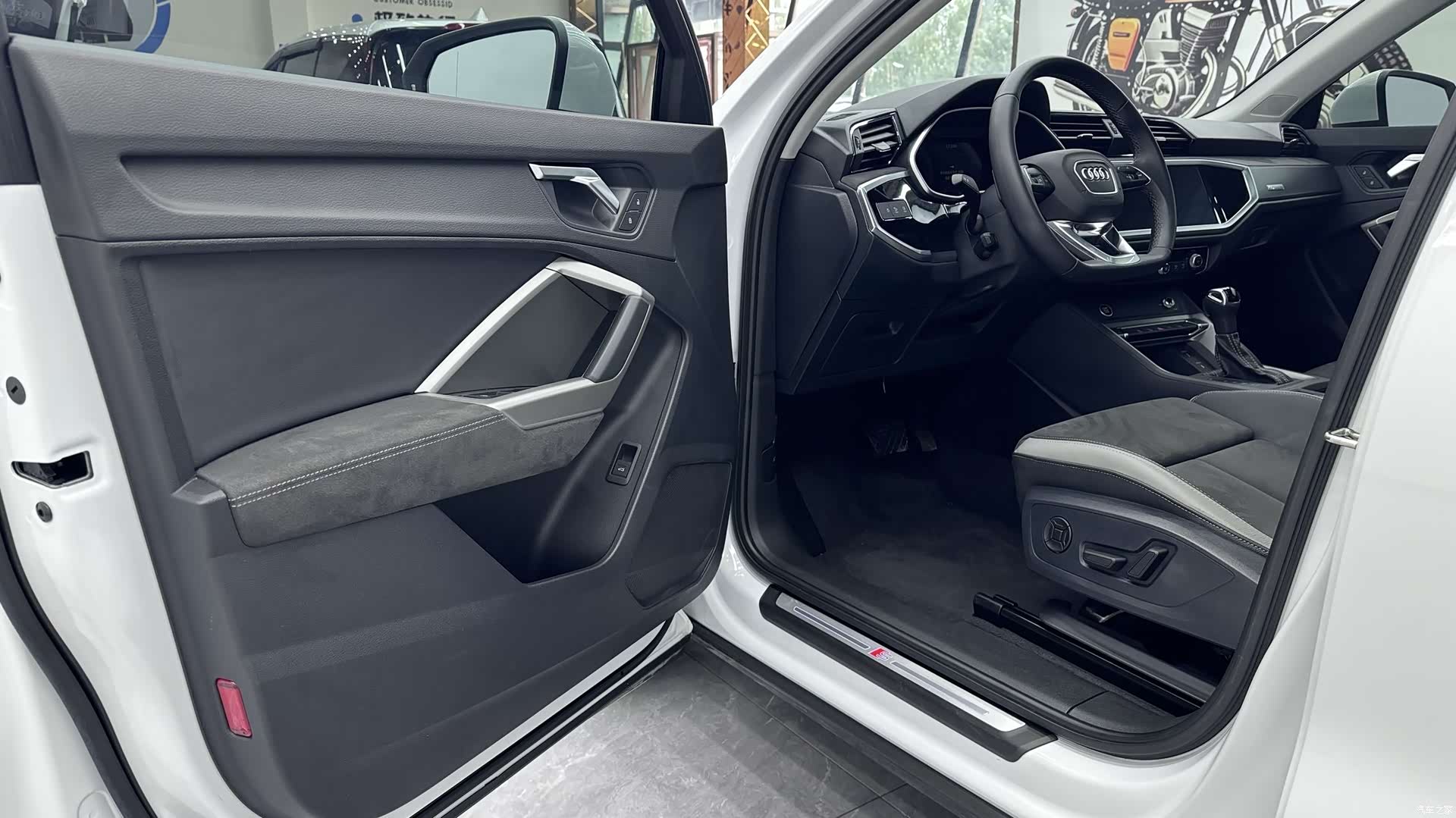 Audi Q3, 2023 6