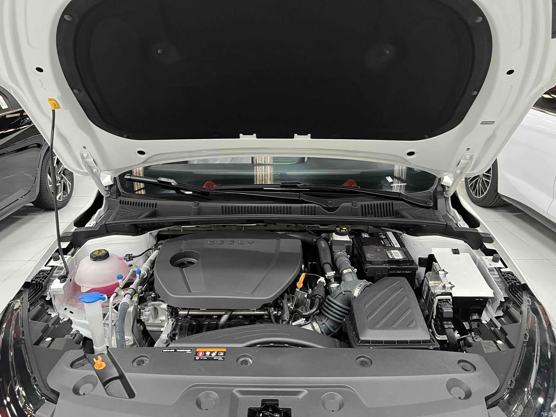 Geely Emgrand, 2026 14