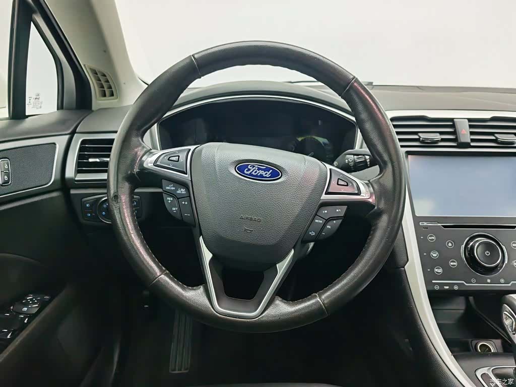 Ford Mondeo, 2015 11