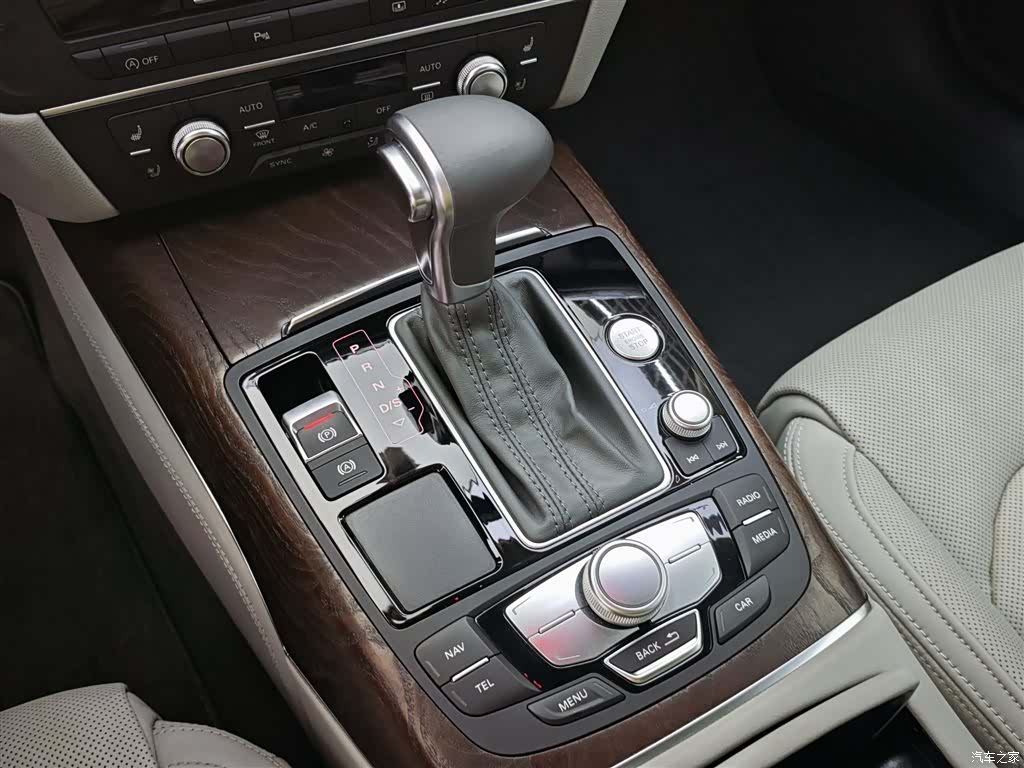 Audi A6L, 2015 13