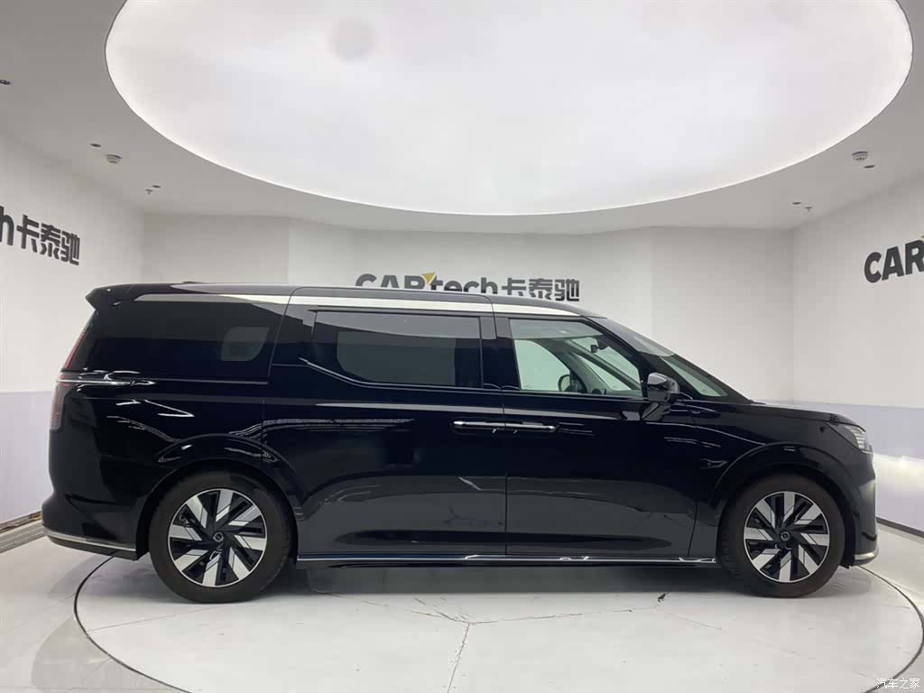 Volvo EM90, 2026 4
