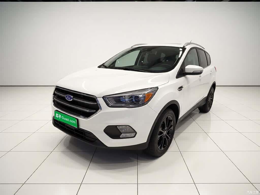 Ford Kuga, 2021 1