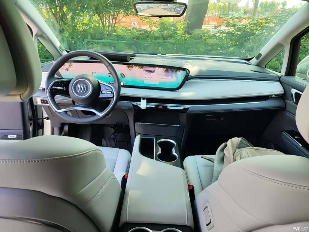 Buick GL8, 2025 10