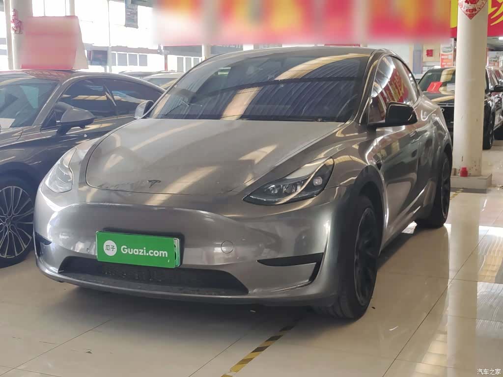 Tesla Model Y, 2023 1