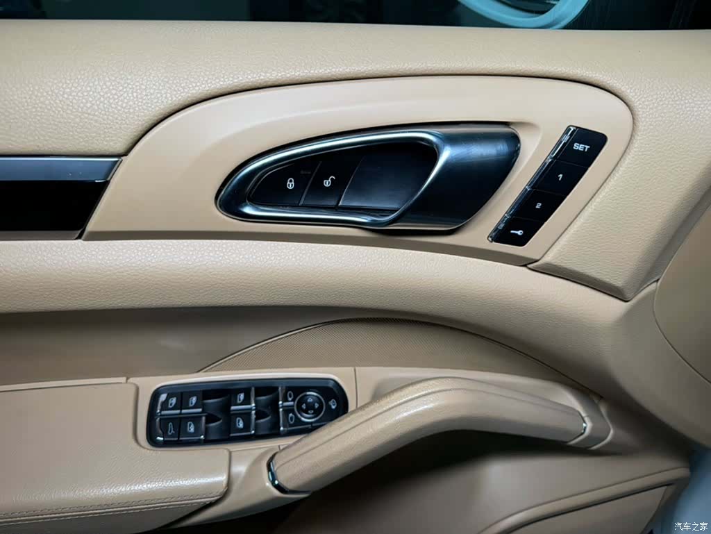 Porsche Cayenne, 2015 9