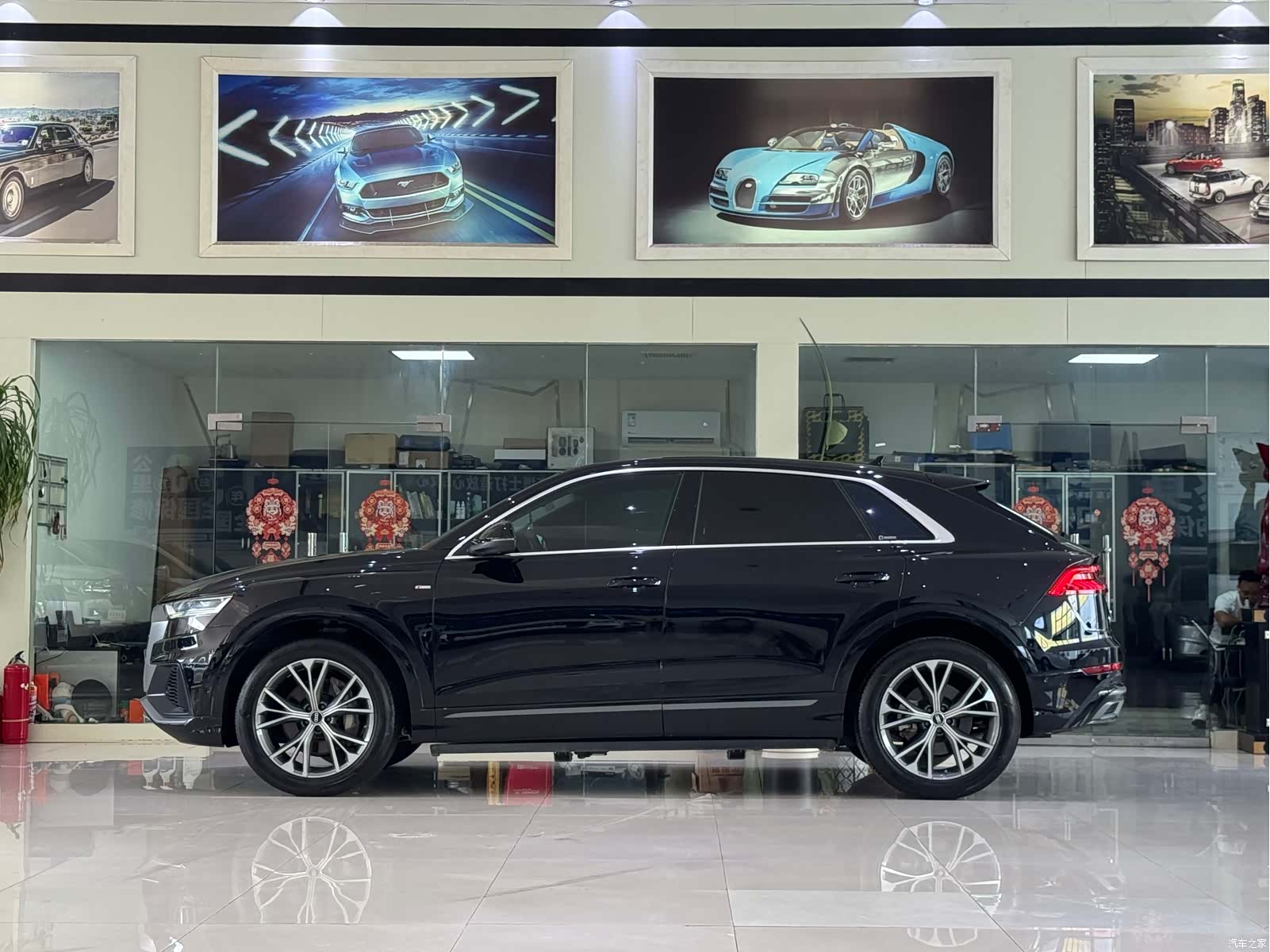 Audi Q8, 2021 3