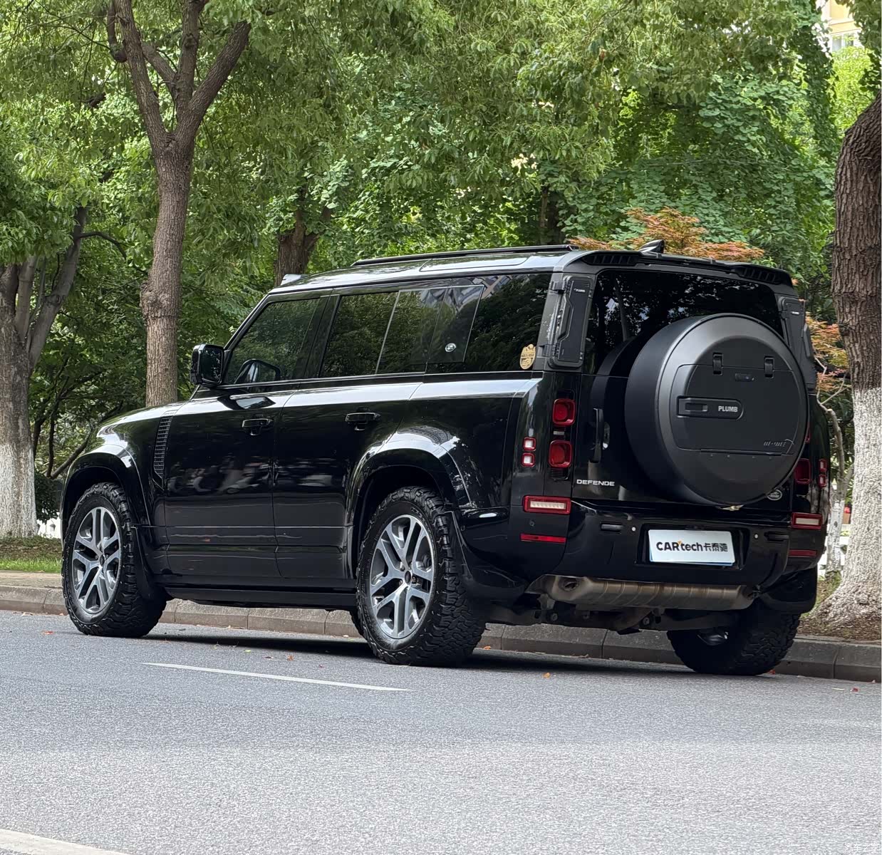Land Rover Defender, 2024 6
