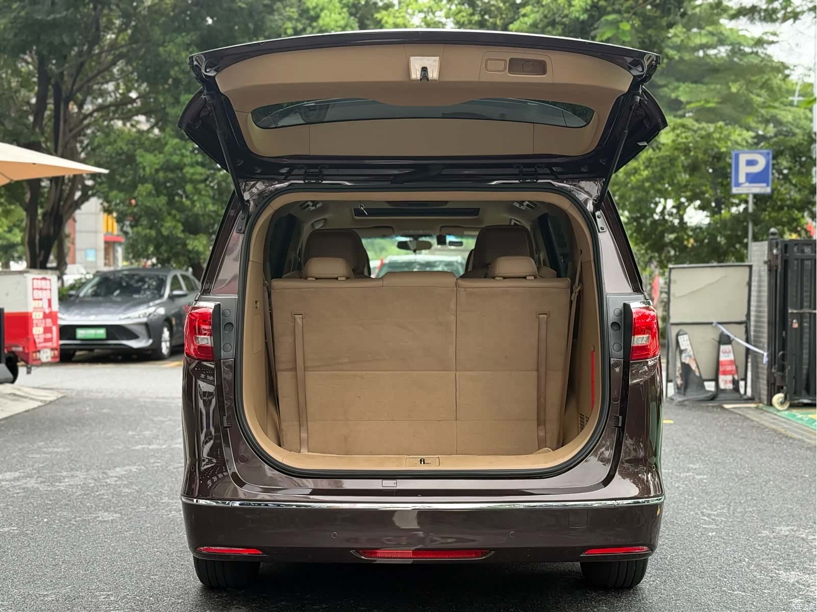 Buick GL8, 2018 9