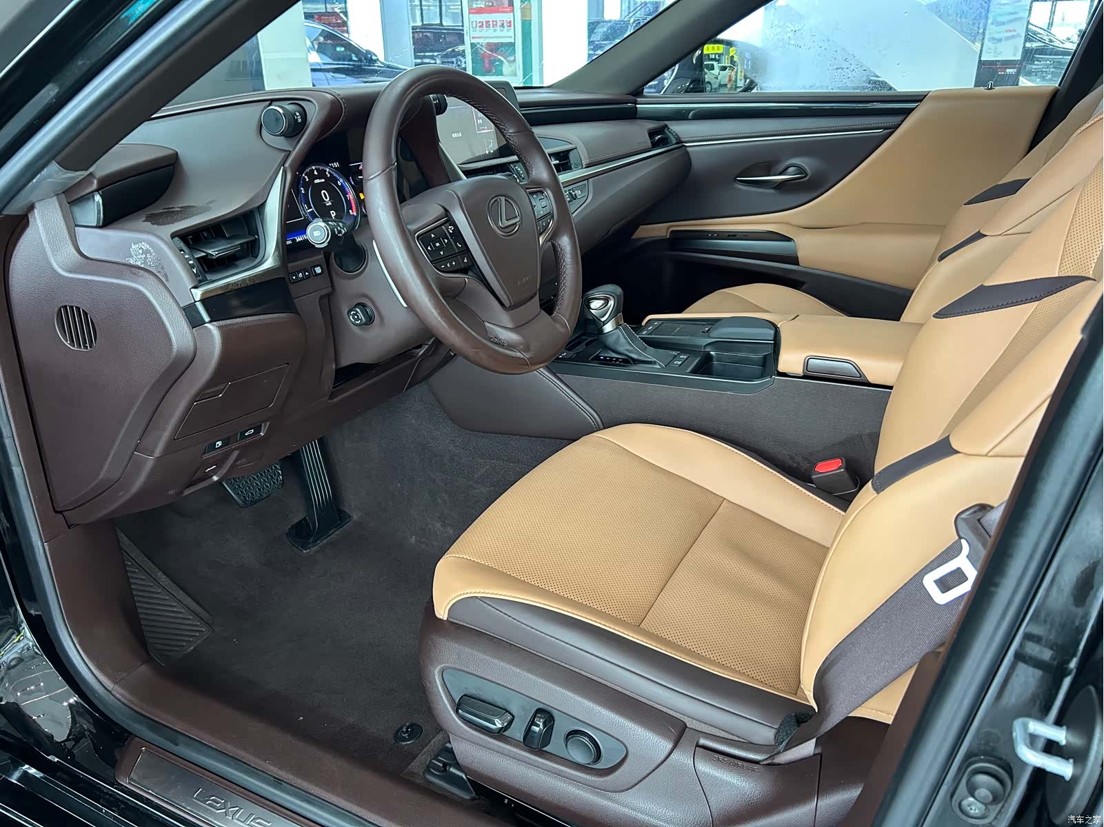 Lexus ES, 2018 11