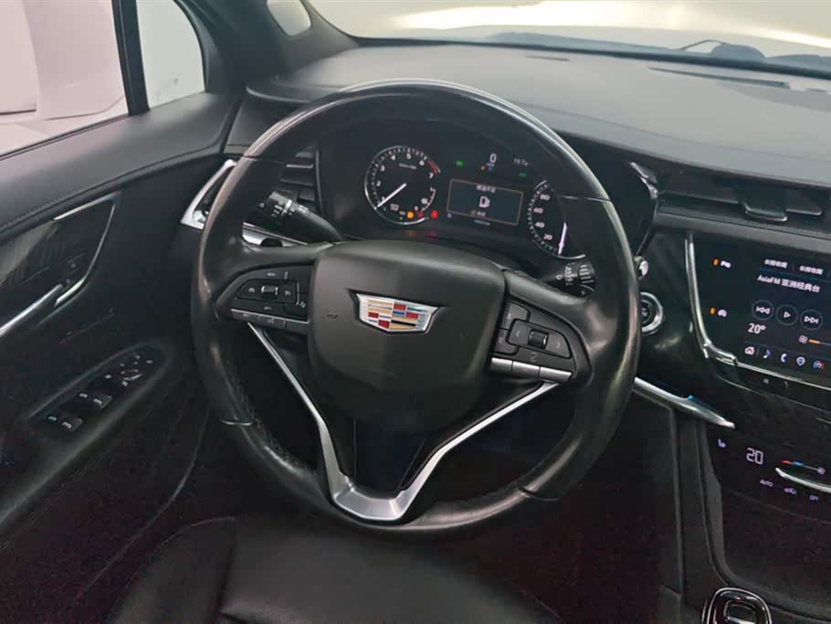 Cadillac XT6