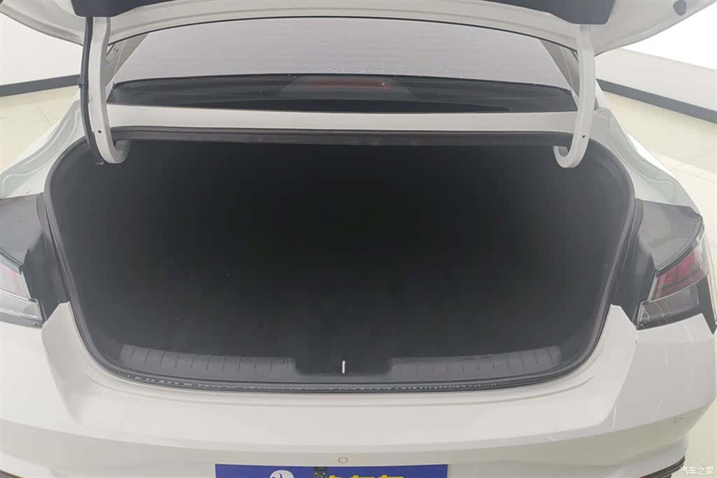 Hyundai Elantra, 2021 4