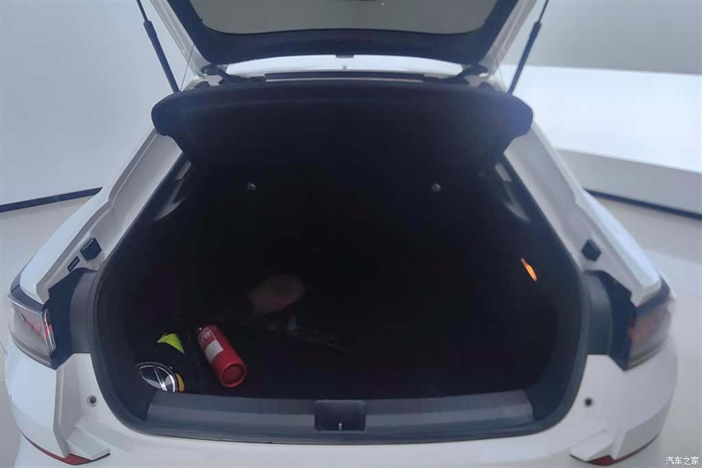 Volkswagen Lamando, 2023 4