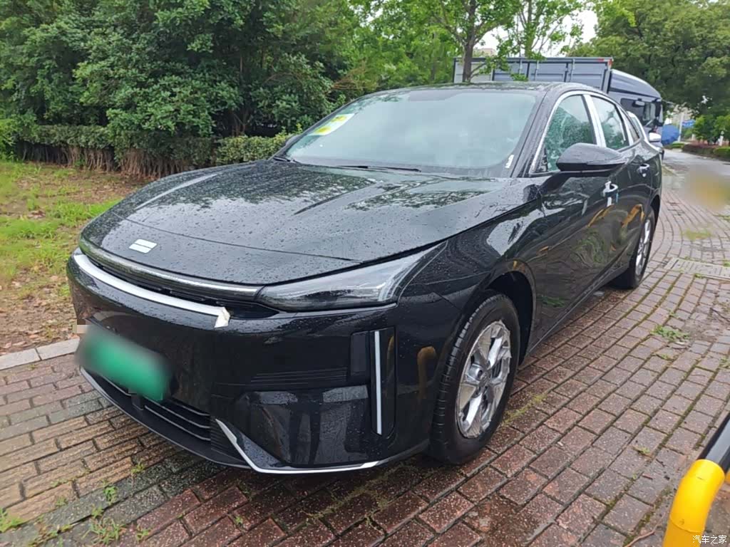 Geely Galaxy L6, 2025 1