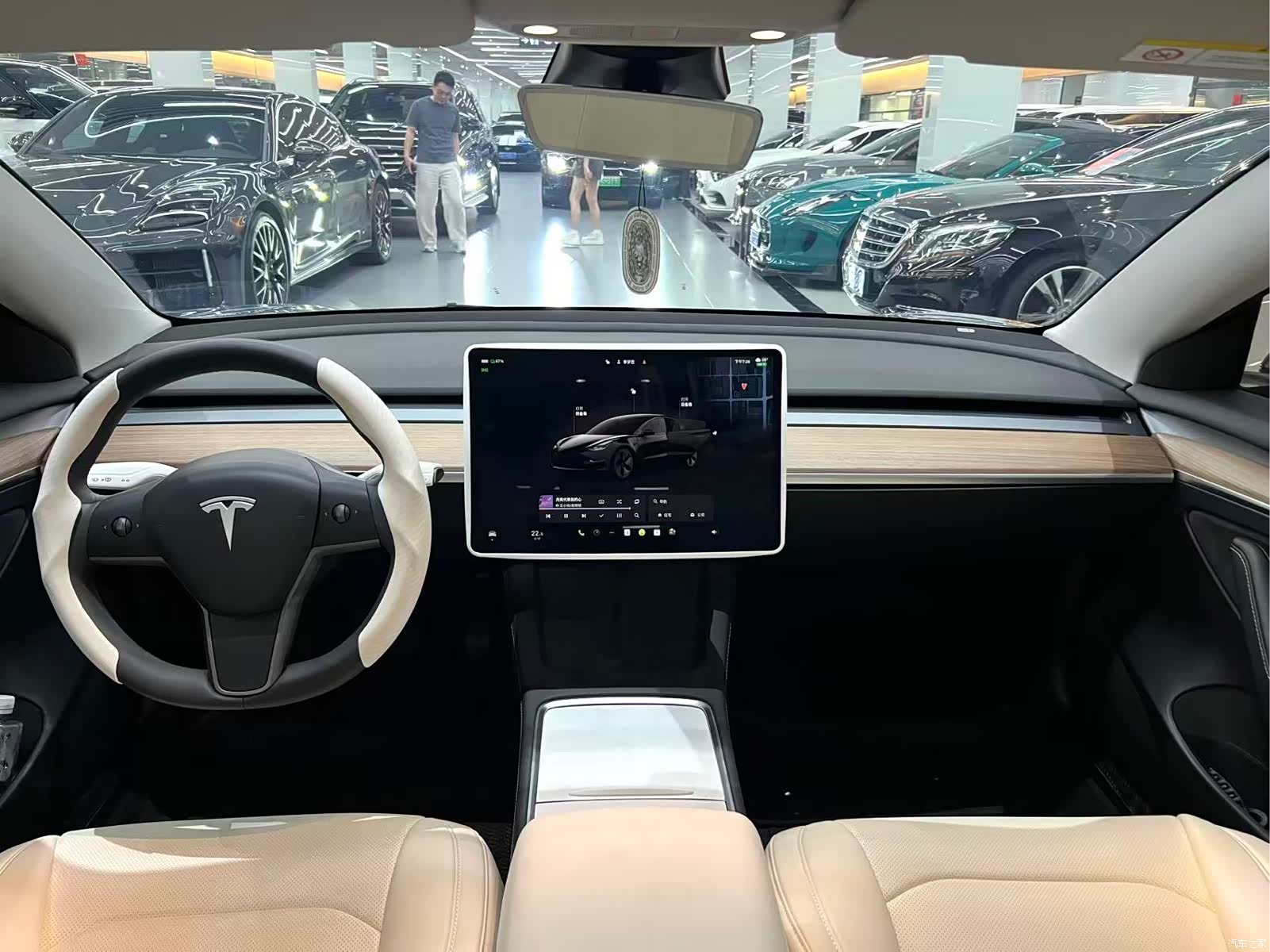 Tesla Model 3, 2023 4