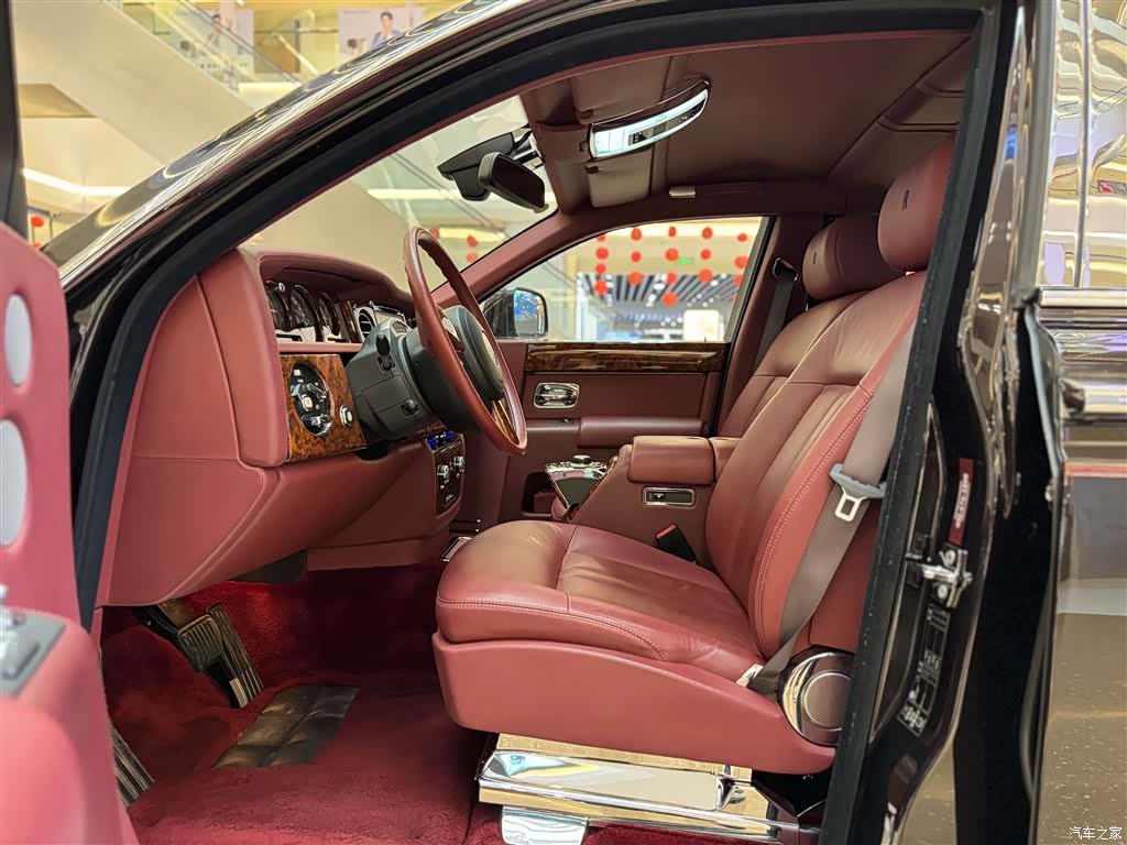 Rolls-Royce Phantom, 2015 8
