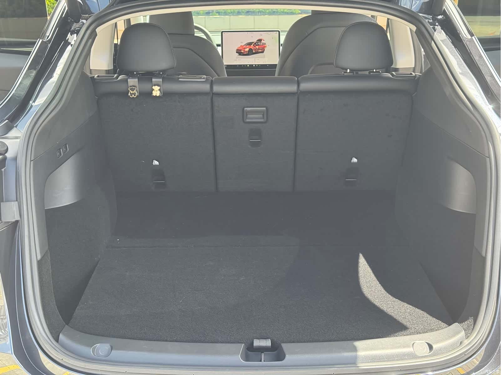 Tesla Model Y, 2024 14