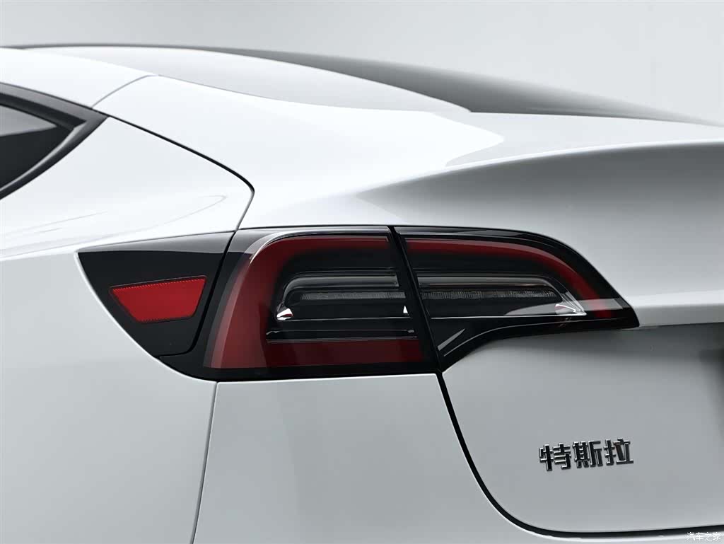 Tesla Model 3, 2021 7