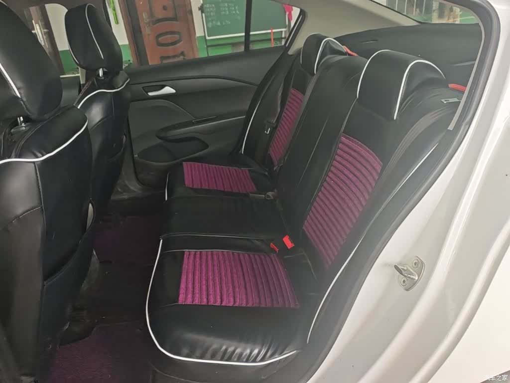 Chevrolet 320, 2019 13