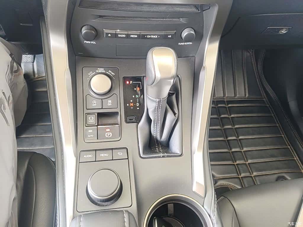Lexus NX, 2016 14