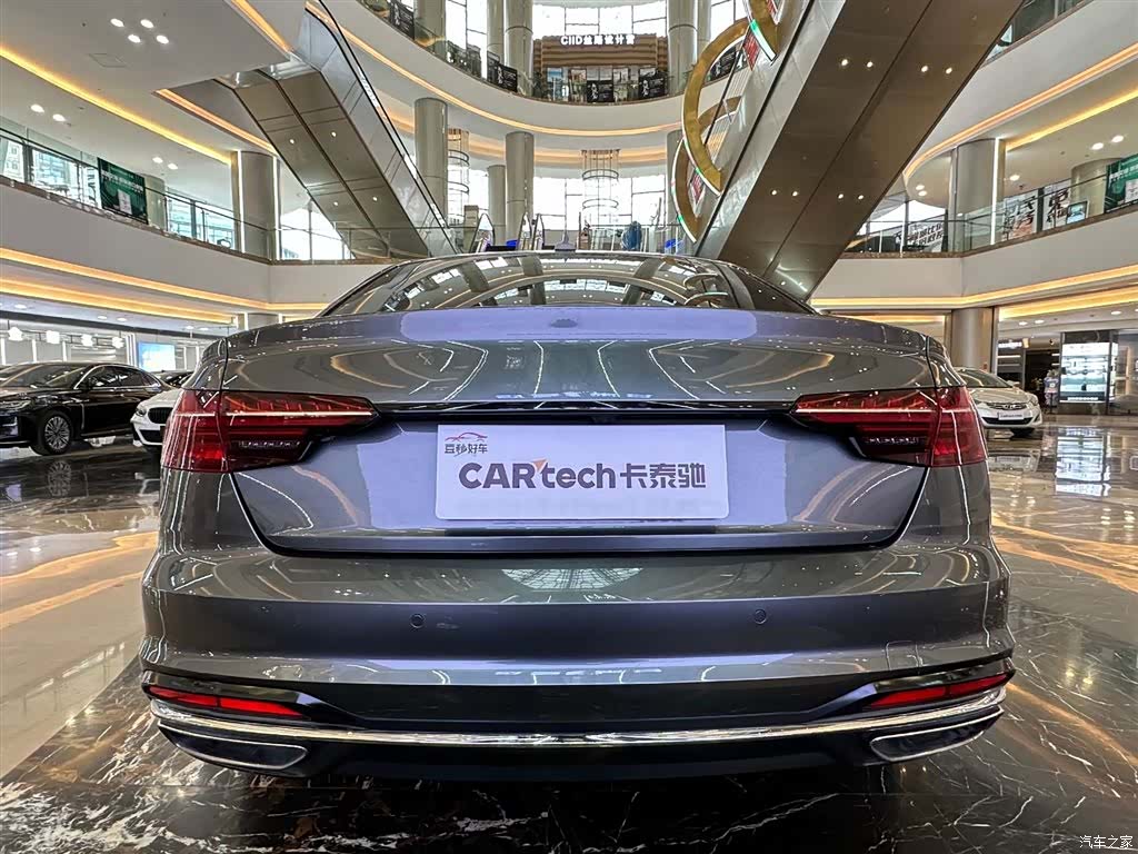 Audi A4L, 2021 все фото
