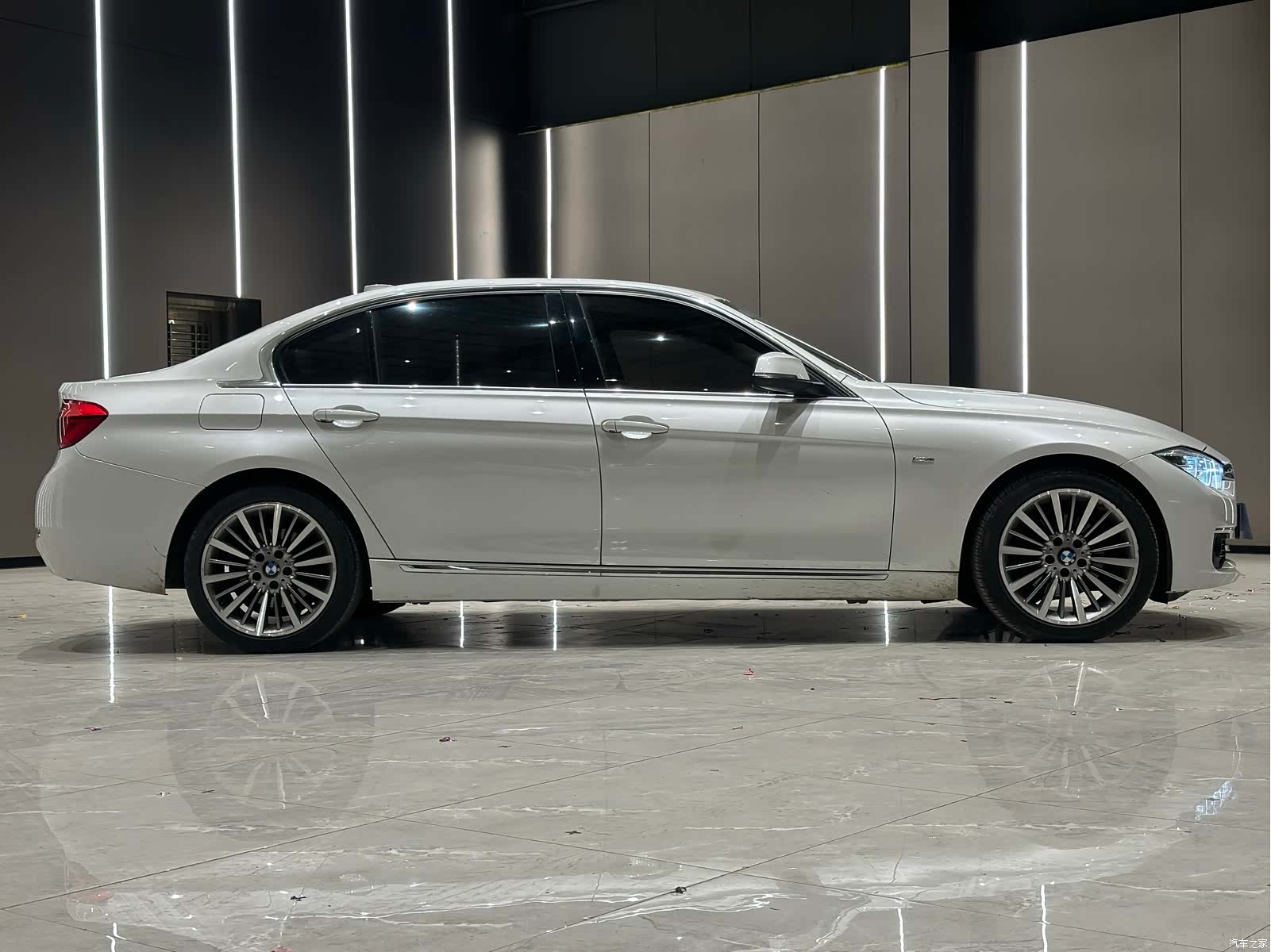 BMW 3 Series, 2018 все фото
