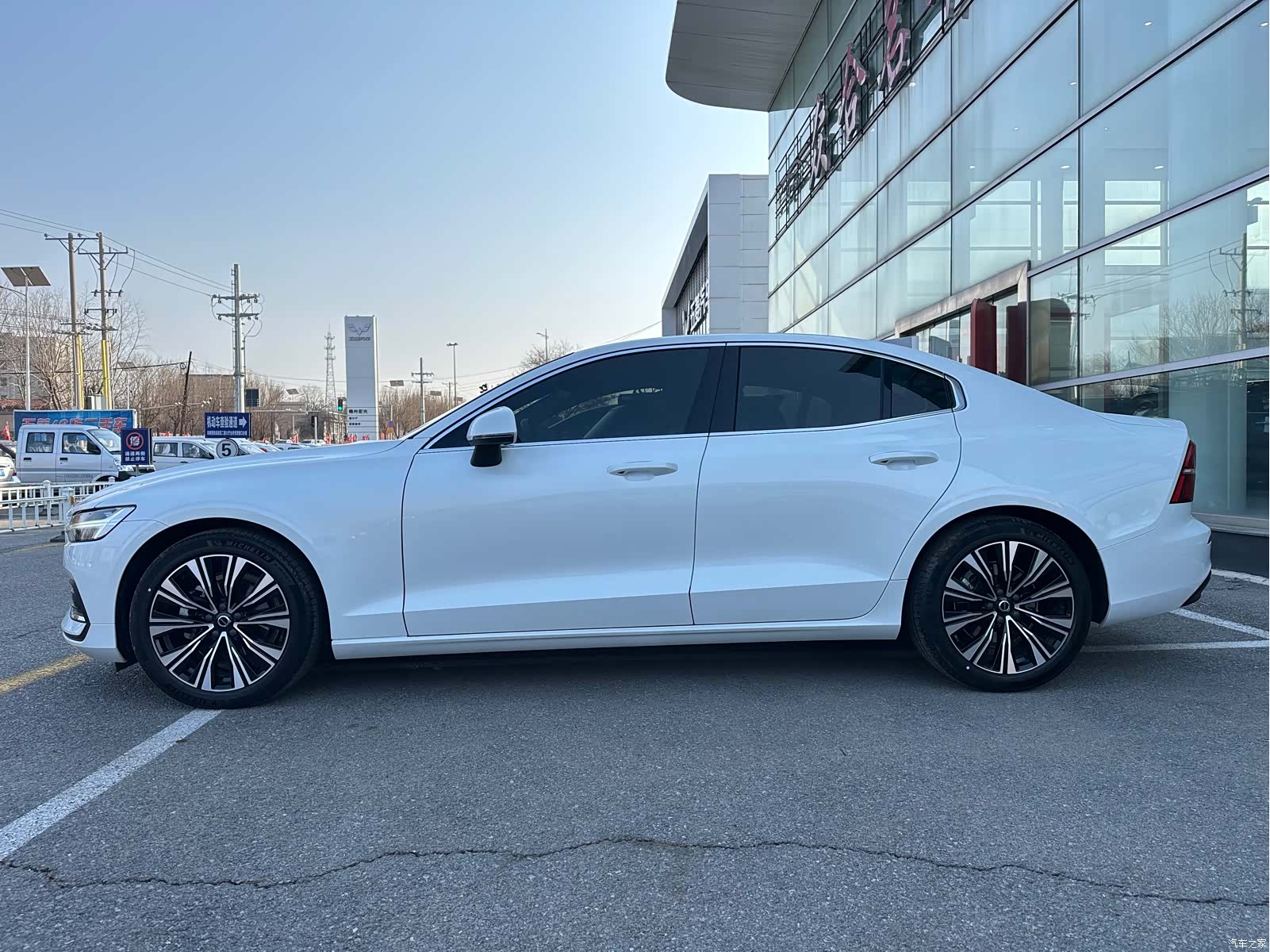 Volvo S60, 2023 4