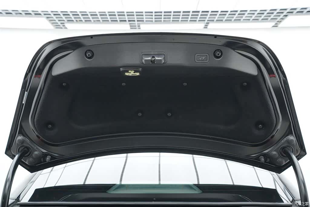 Jaguar XJ, 2013 29