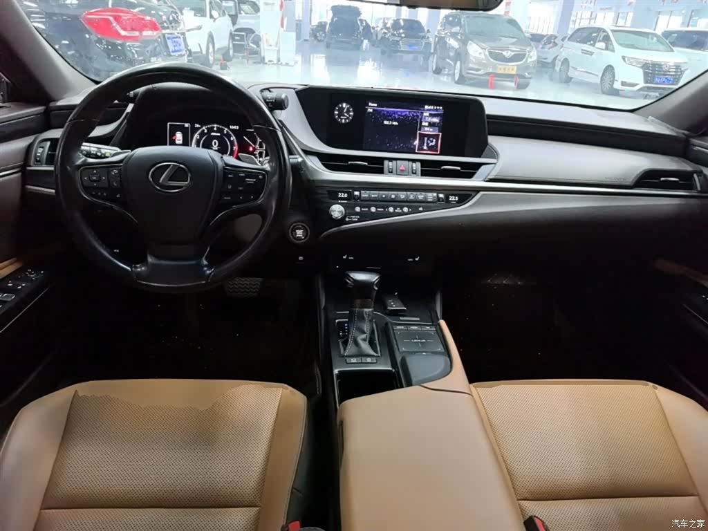 Lexus ES, 2021 10