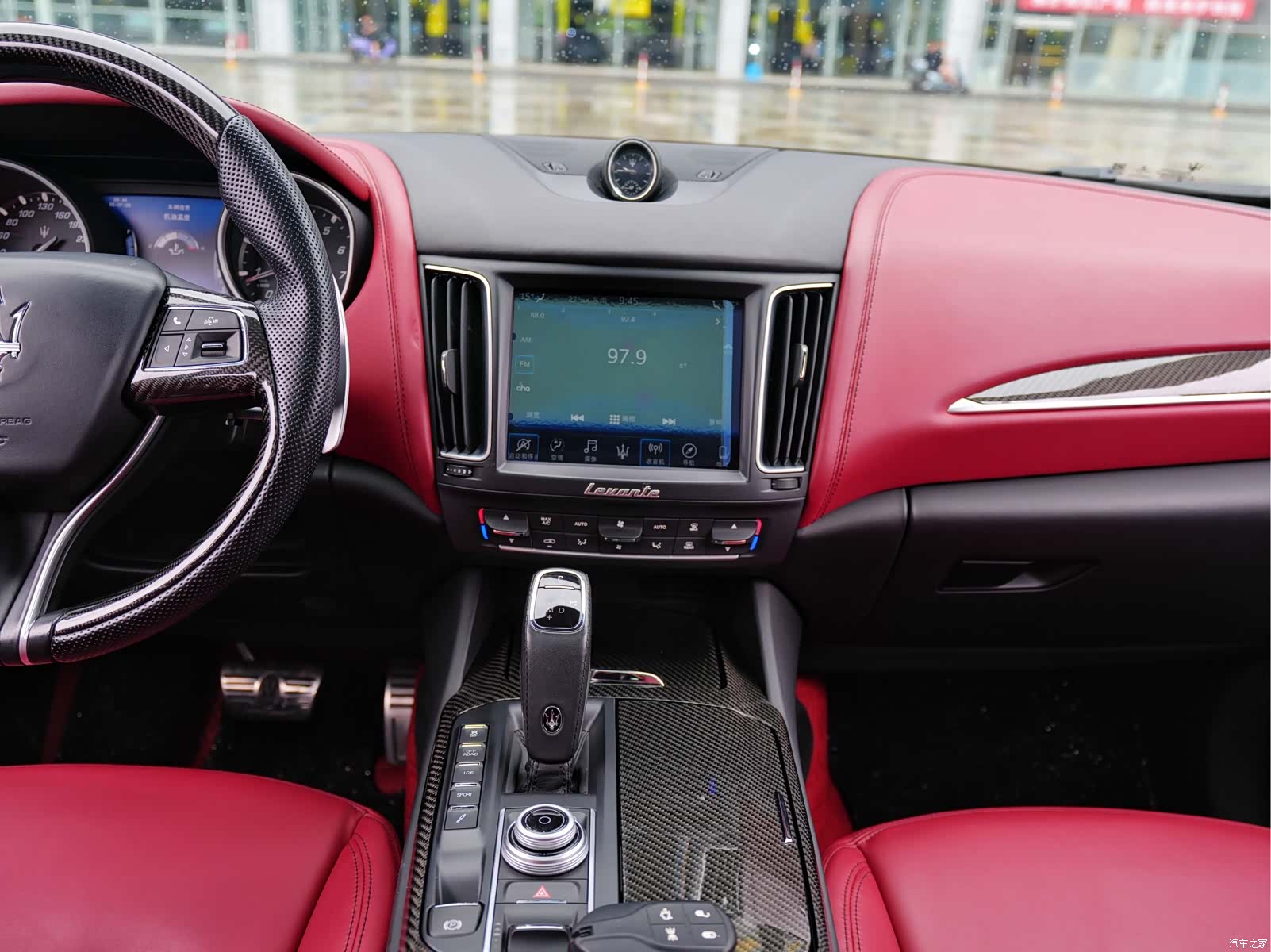 Maserati Levante, 2021 12