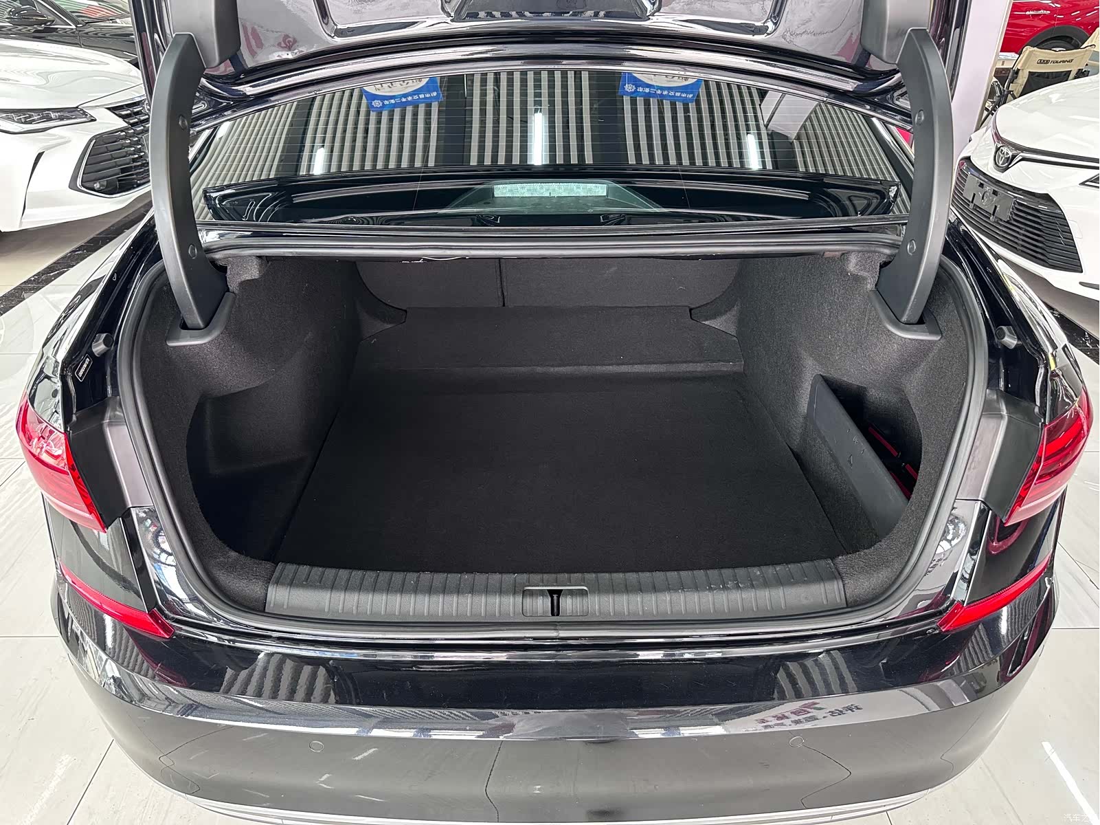 Volkswagen Passat, 2022 8