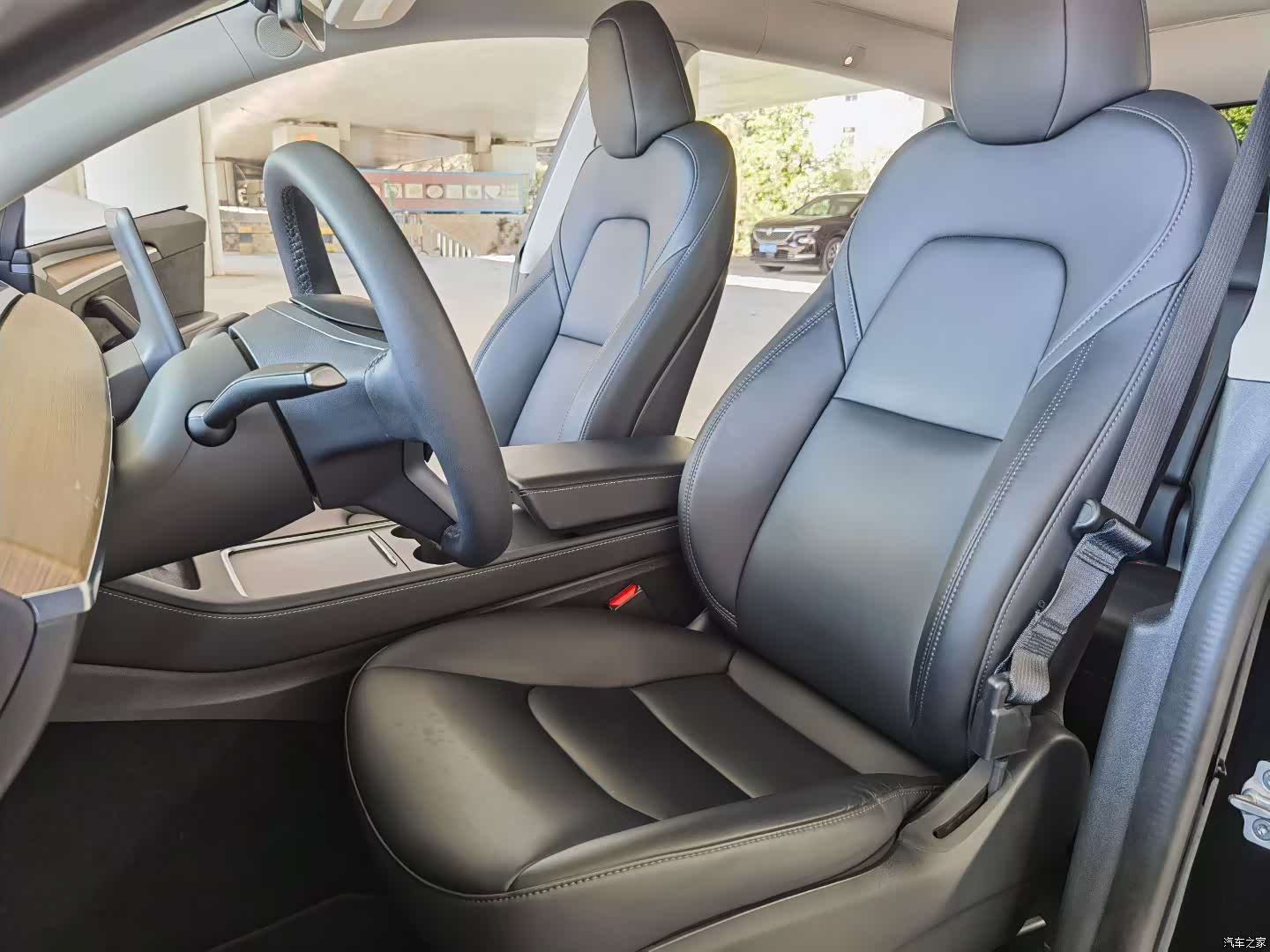 Tesla Model Y, 2022 все фото
