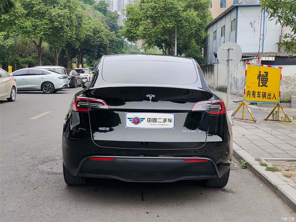 Tesla Model Y, 2022 все фото