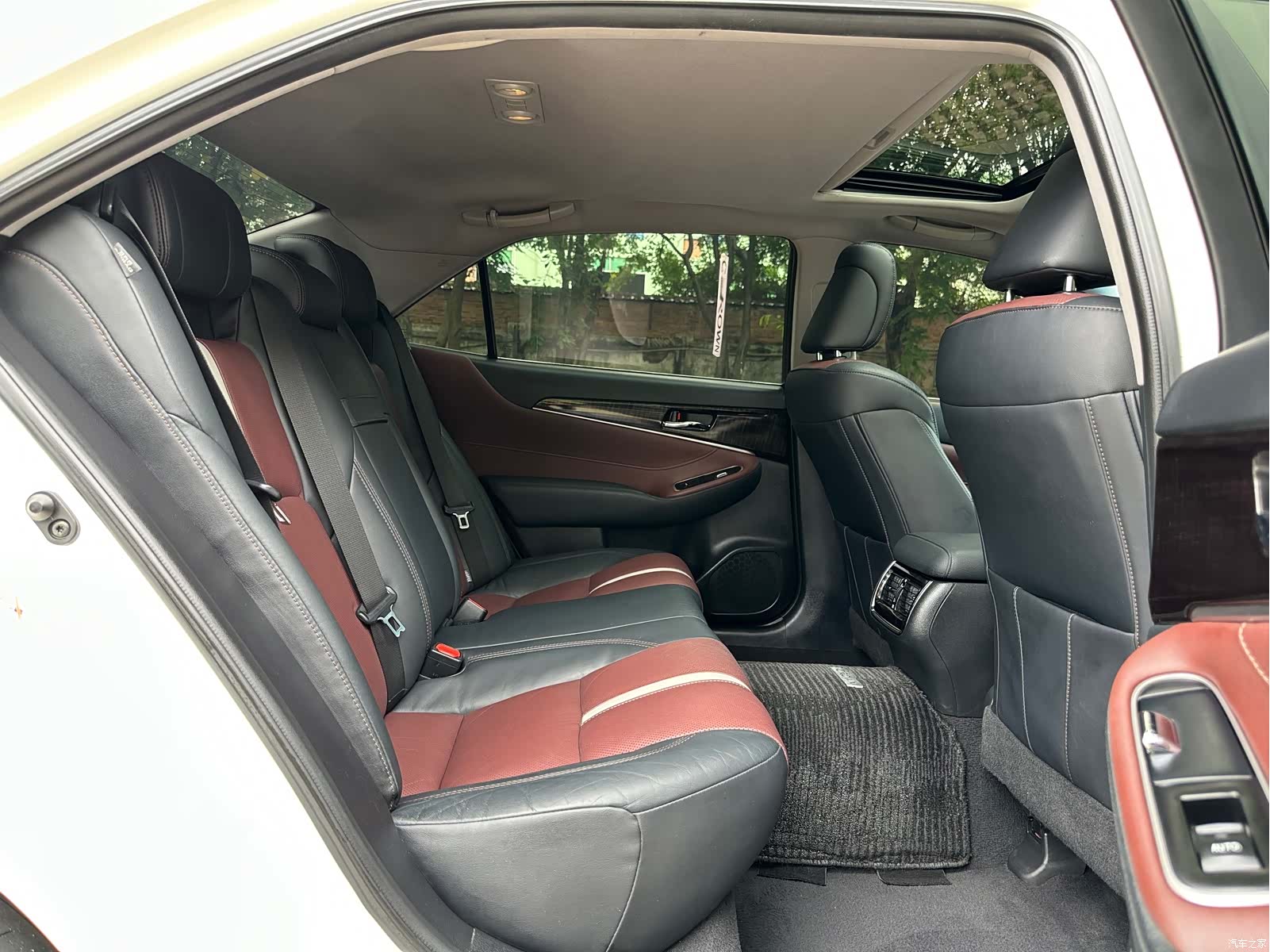 Toyota Crown, 2018 7