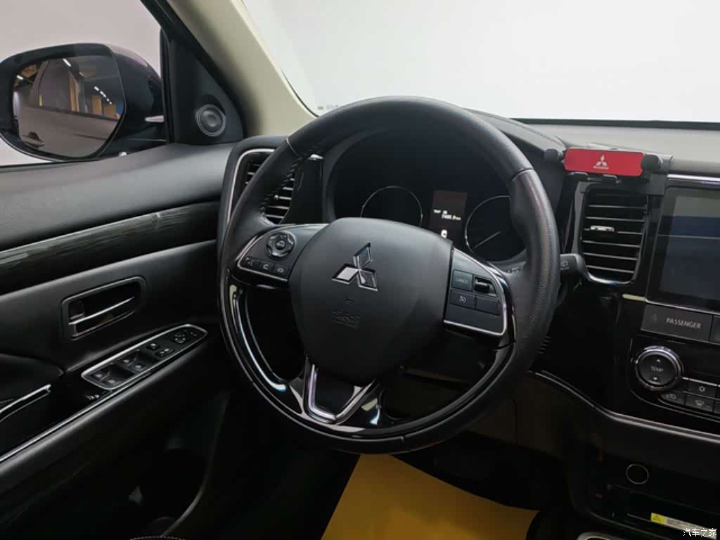 Mitsubishi Outlander, 2020 9