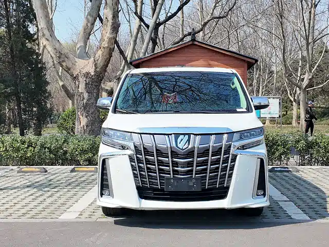 Toyota Alphard 2017 — купить из Китая под заказ