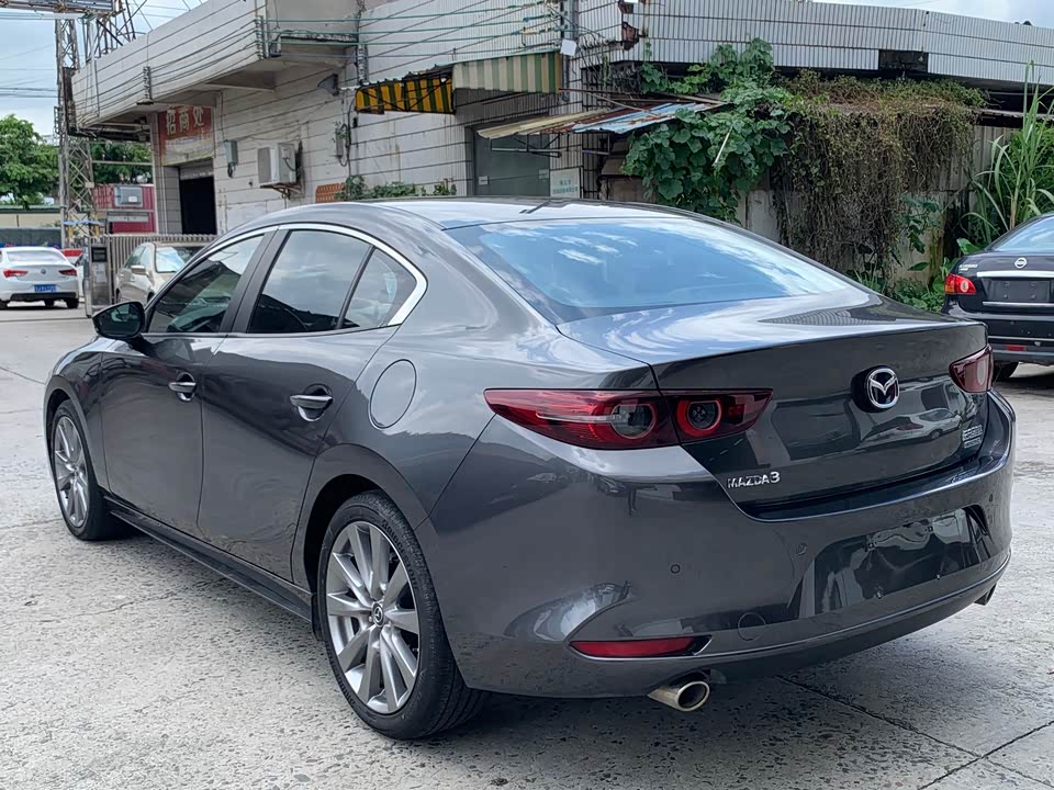 Mazda 3 Angkesaila